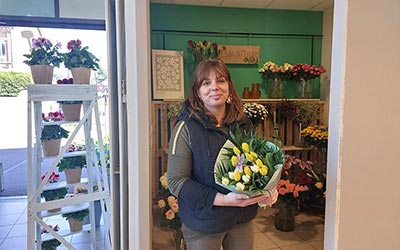 Une fleuriste au Villâge des Aubépins